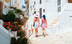 笑不活了！『王鹤棣』『范丞丞』用土味欢迎整活，『白鹿』当场社死到想逃(我想看王鹤)