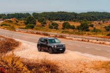 汪涵杨乐乐带儿子在家过元宵，沐沐表演魔术，主持有天赋又高又帅(汪涵杨乐乐带的什么娃)